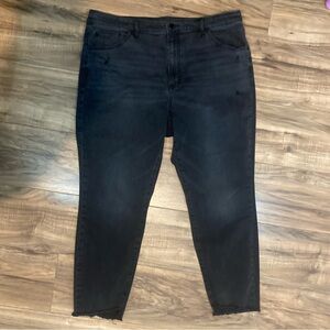EVRI Black Cropped Ankle Jeans with Stretch